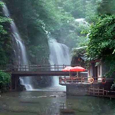 奉化旅行社文化和旅游部：對生態(tài)環(huán)境下降的A級景區(qū)將嚴(yán)肅處理